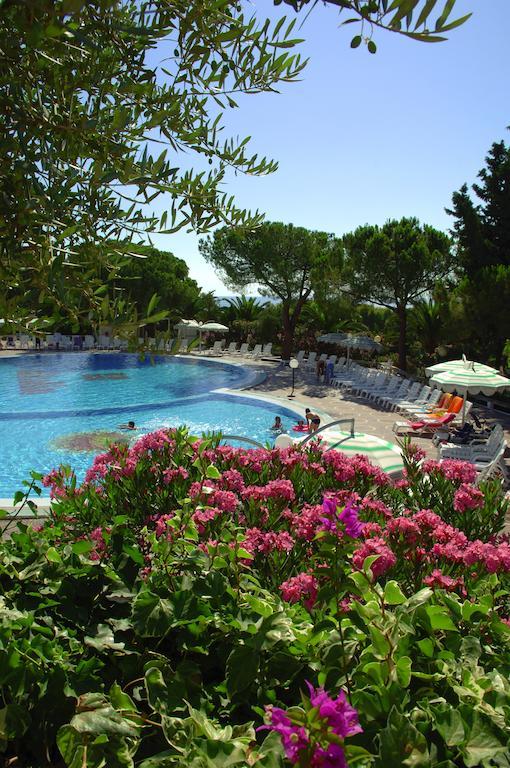 Hotel Villaggio Club Altalia Residence Brancaleone Bagian luar foto