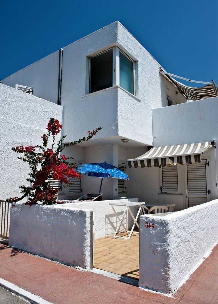 Hotel Villaggio Club Altalia Residence Brancaleone Bagian luar foto
